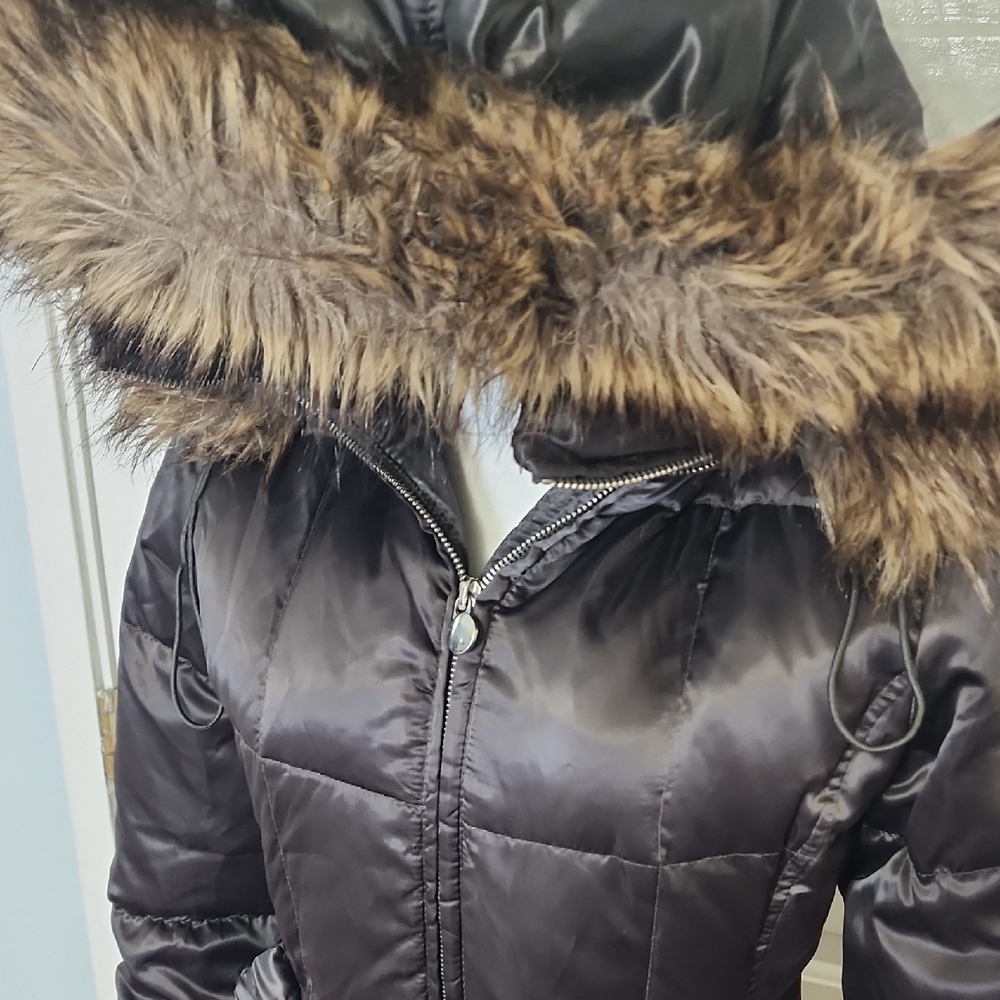 Laundry By Shelli Segal Dark Puffer Jacket with Faux Fur Trim - Picture 14 of 14